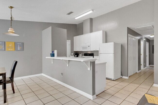 Building Photo - 309 Cactus St