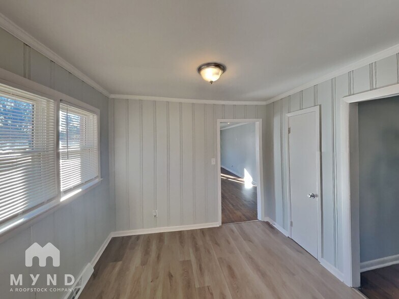 Building Photo - 2634 Skyland Dr