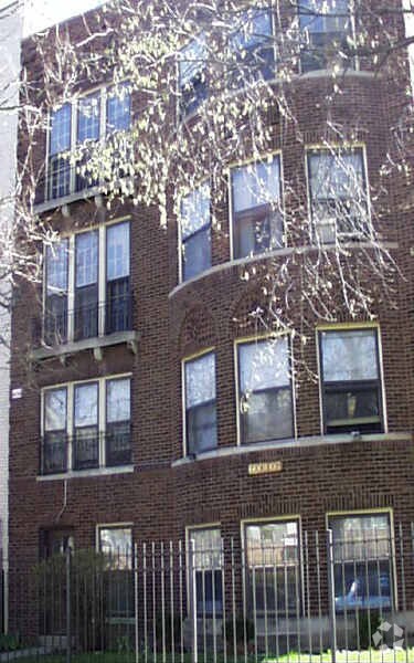 Primary Photo - 6001-6003 N Winthrop Ave