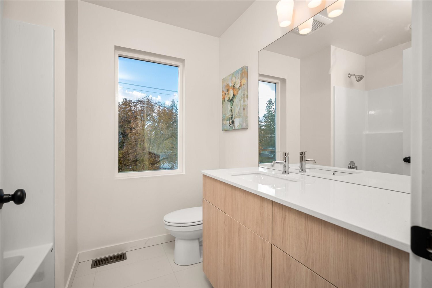 Building Photo - 3201 E 30th Ave