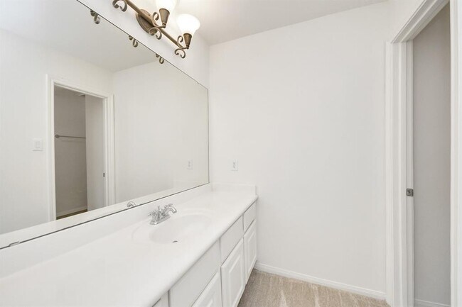 Building Photo - 3811 Parkside Dr