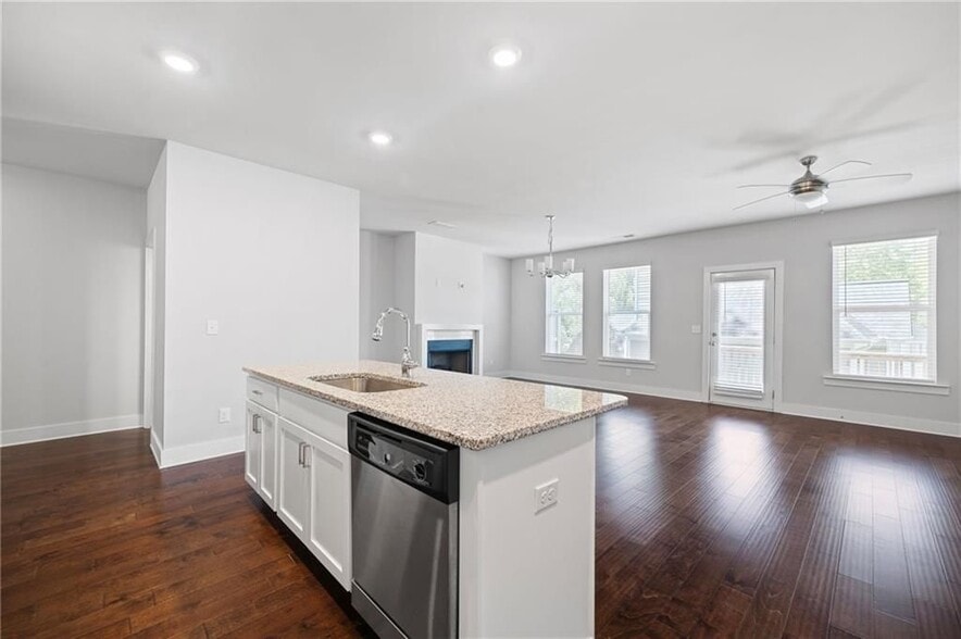 Building Photo - 1395 Heights Park Dr