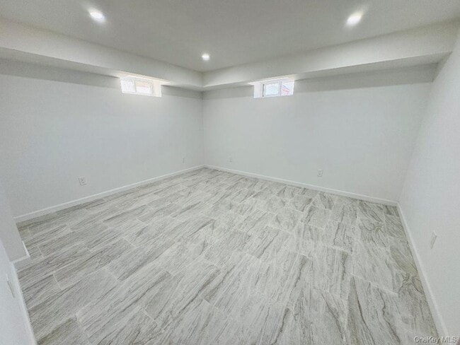 Building Photo - 80-12 188th St