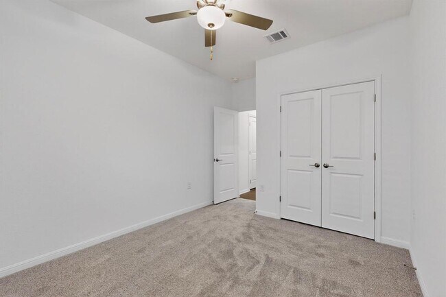Building Photo - 1204 Purple Martin Dr