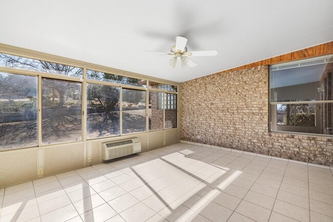 Building Photo - 100 Braeburn Cir