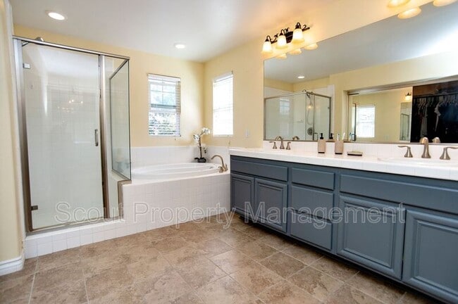 Building Photo - 27427 Lock Haven Ct