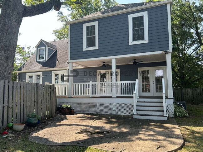 Building Photo - 203 W Cedar Ave