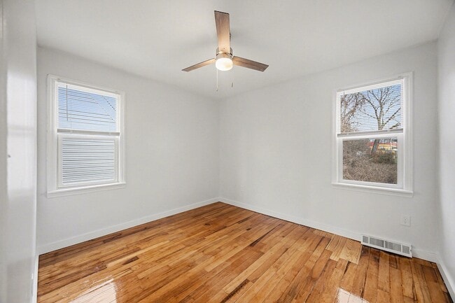 Building Photo - 12 Linwood Ave