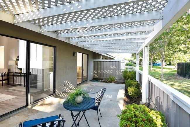 Building Photo - 1116 Silver Oak Ct