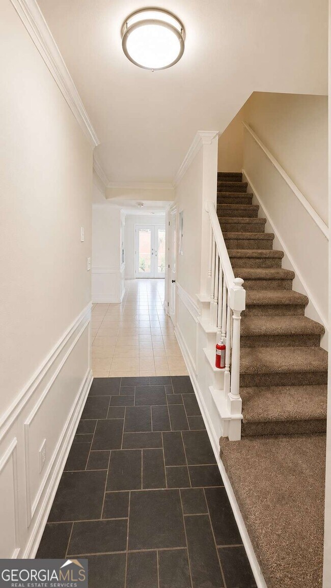 Building Photo - 1175 Forest Vale Dr NW