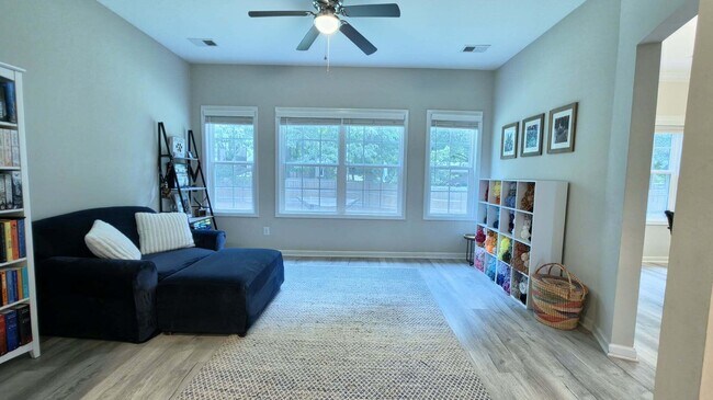 Building Photo - 55 Whitetail Cir
