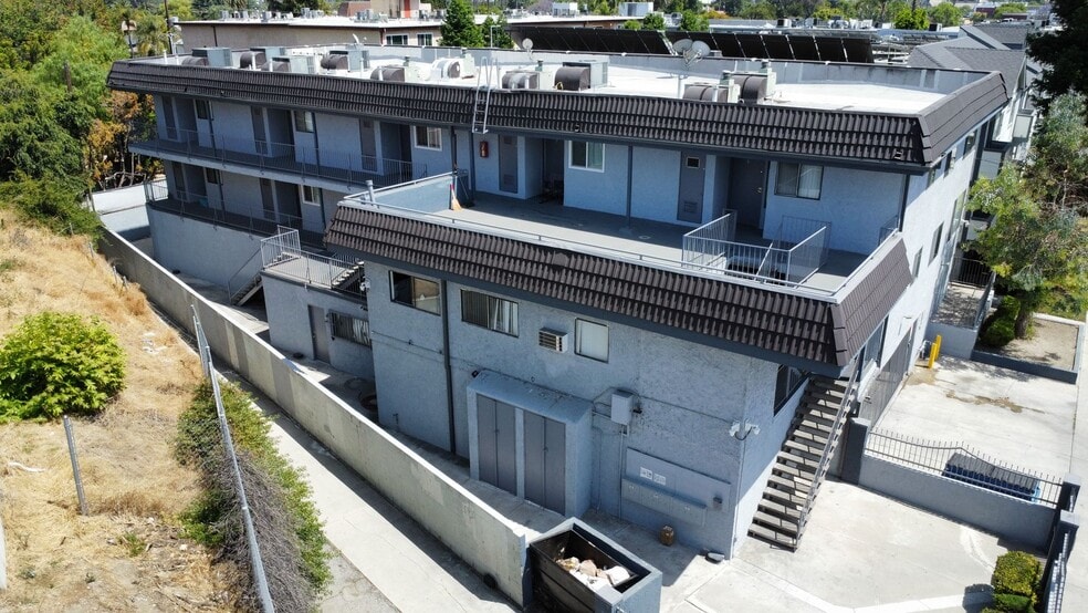 Building Photo - 4638 Tilden Ave
