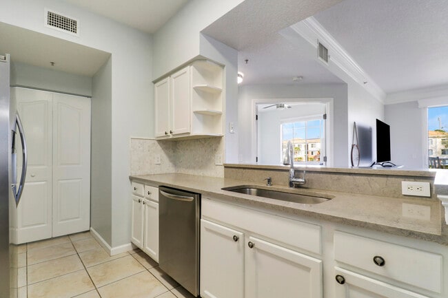 Building Photo - 9212 Myrtlewood Cir W