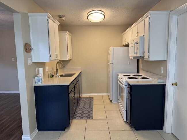 Building Photo - 2029 Laney Dr