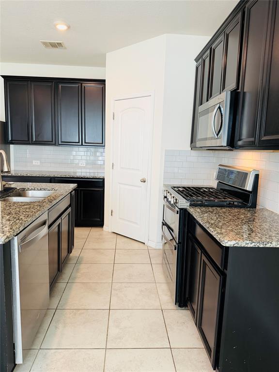 Building Photo - 2013 Hat Bender Lp