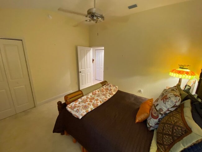Building Photo - Exquisite - Turnkey, 3 bed + 2 1/2 Bath + ...