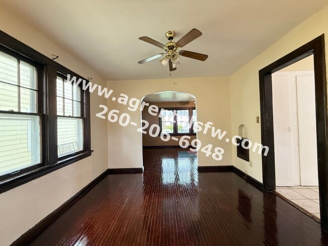 Building Photo - 3 Bedroom House