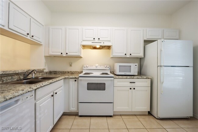 Building Photo - 10034 Poppy Hill Dr