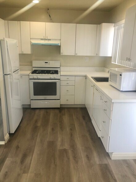 Building Photo - 1477 S Sherbourne Dr