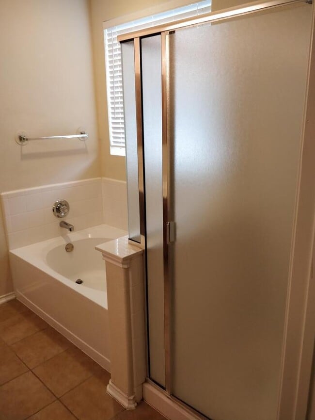 Building Photo - 9000 Ipswich Bay Dr