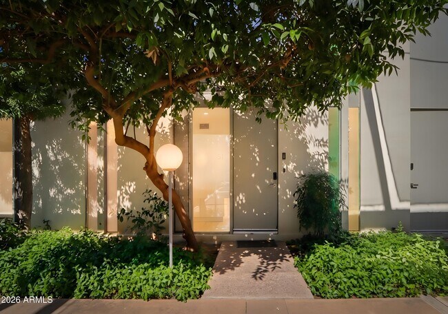 Building Photo - 4411 N 40th St
