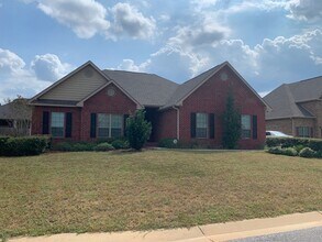 Building Photo - Crestivew: 4 Bedroom in Liberty Oaks