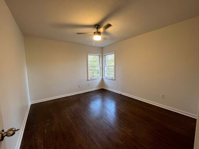 Building Photo - 329 Fairfield Cir