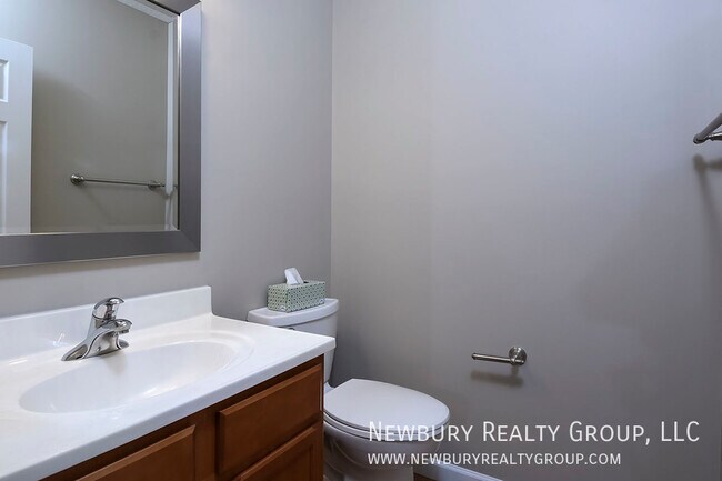 Building Photo - 135 Banksville Pl