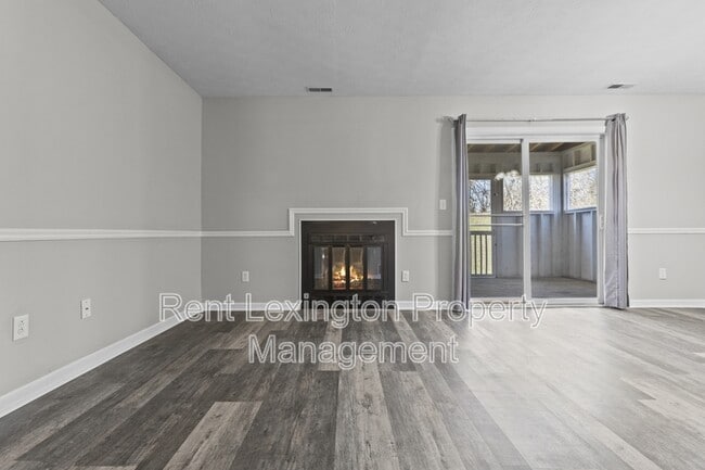 Building Photo - 1658 Foxhaven Dr