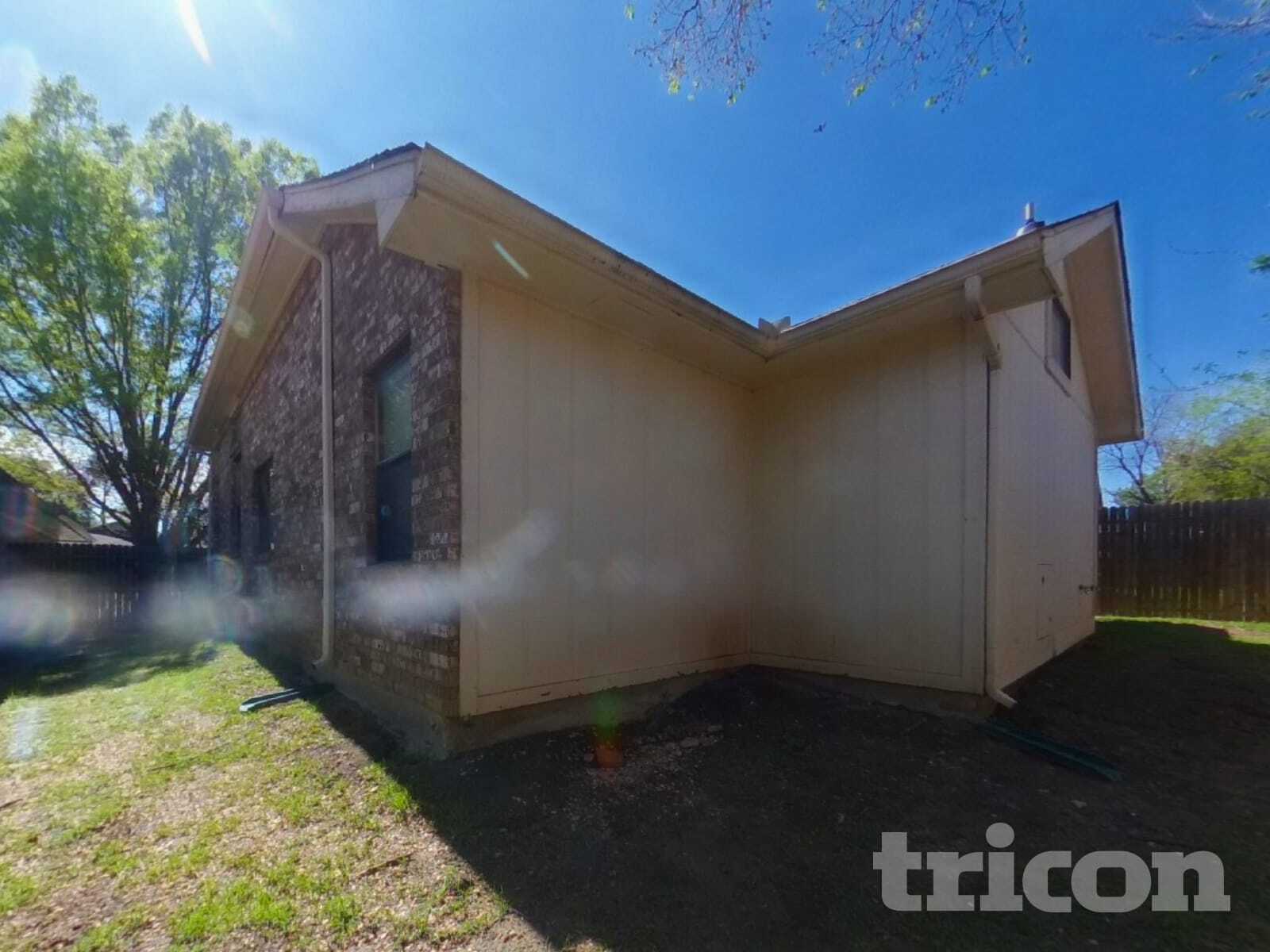 Building Photo - 5328 Waterford Dr