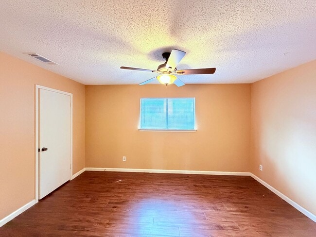 Building Photo - 6503 Columbia Oaks Ct