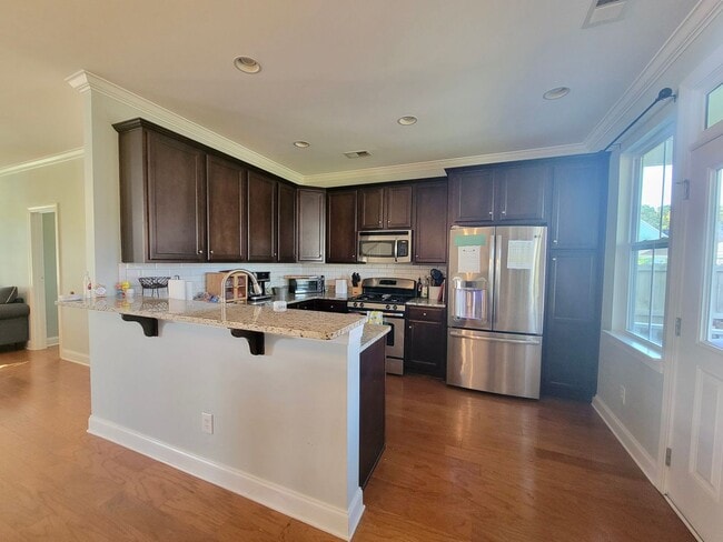 Building Photo - Lovely 3 bedroom, 3.5 bath home in Nellief...