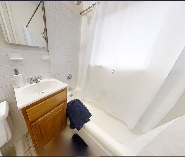 Building Photo - 1147 Commonwealth Ave