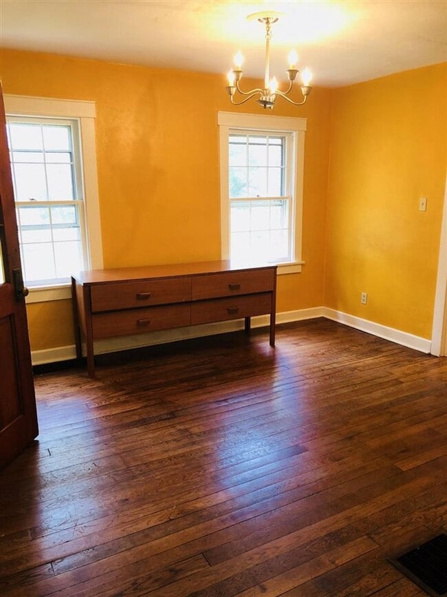 Building Photo - Beautiful 3 BR Home Near Bryan Park - Available July 2026!