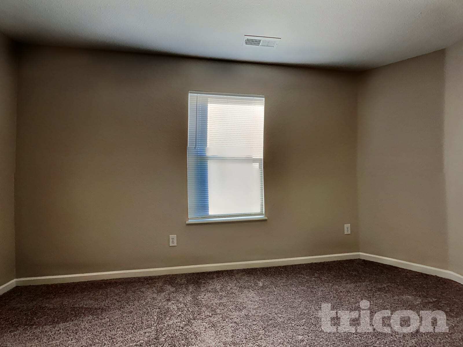 Building Photo - 11157 Fall Dr