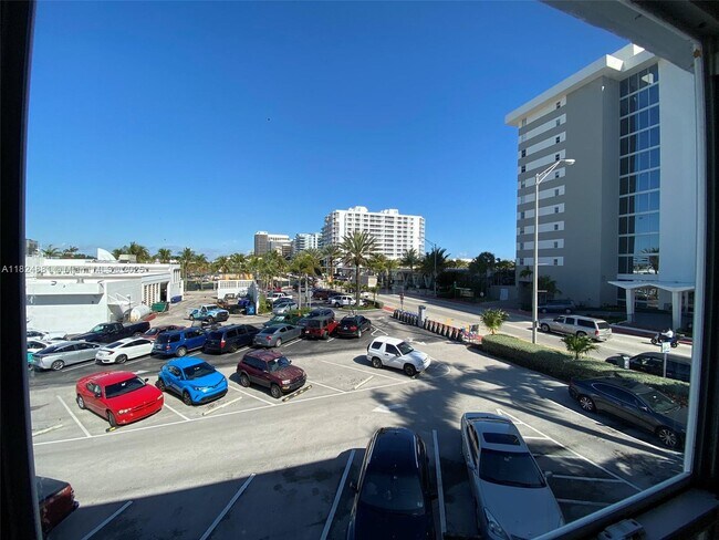 Building Photo - 9248 Collins Ave