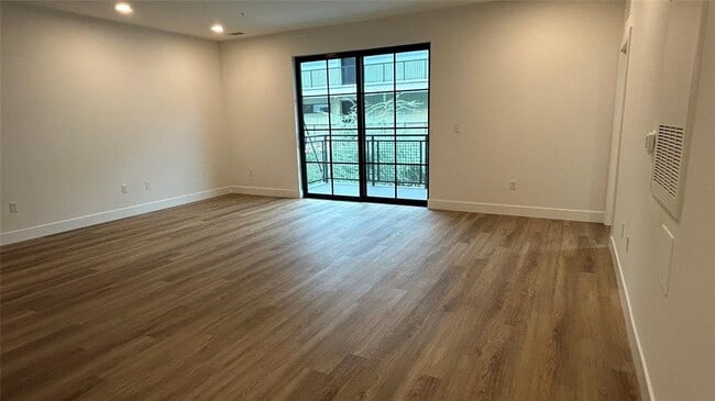 Building Photo - 4315 S Congress Ave