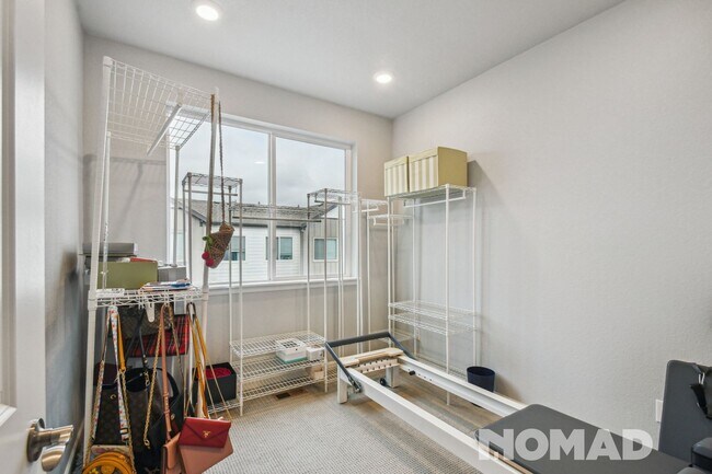 Building Photo - Charming 3BR Townhome in Castle Pines