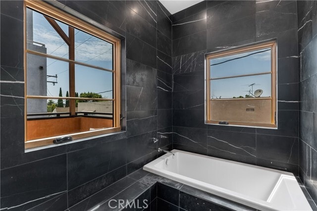 Building Photo - 1035 N Vista St