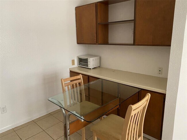 Building Photo - 7901 Cambridge St