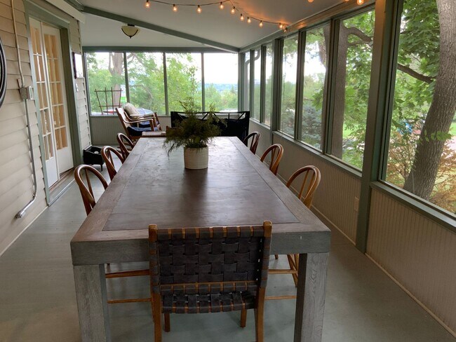 Building Photo - Masterfully renovated 1898 bungalow Chautauqua Park