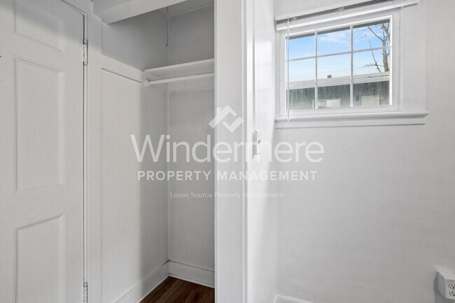 Building Photo - 1425 W 8th Ave