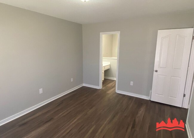 Building Photo - 7113 Tudor Ln