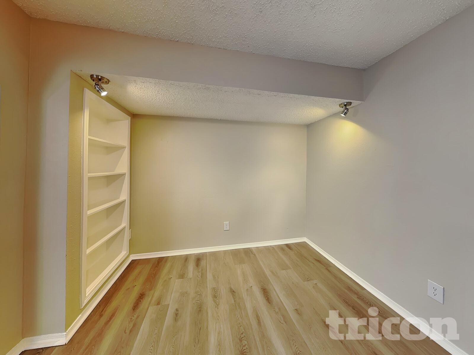 Building Photo - 5005 Coronet Ct