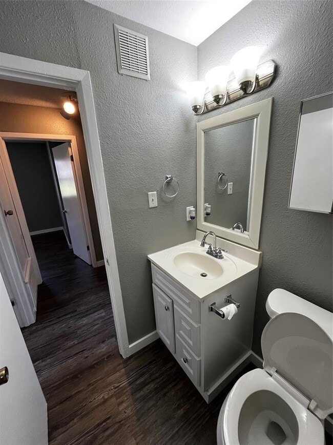 Building Photo - 2306 Cedrick Cove