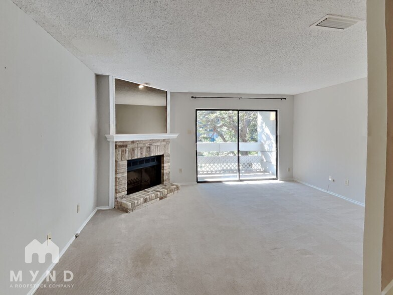 Building Photo - 5840 Spring Valley Rd