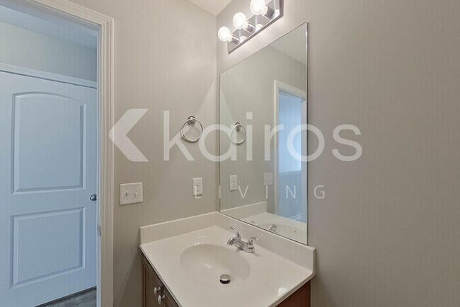 Building Photo - 110 Tybo Dr