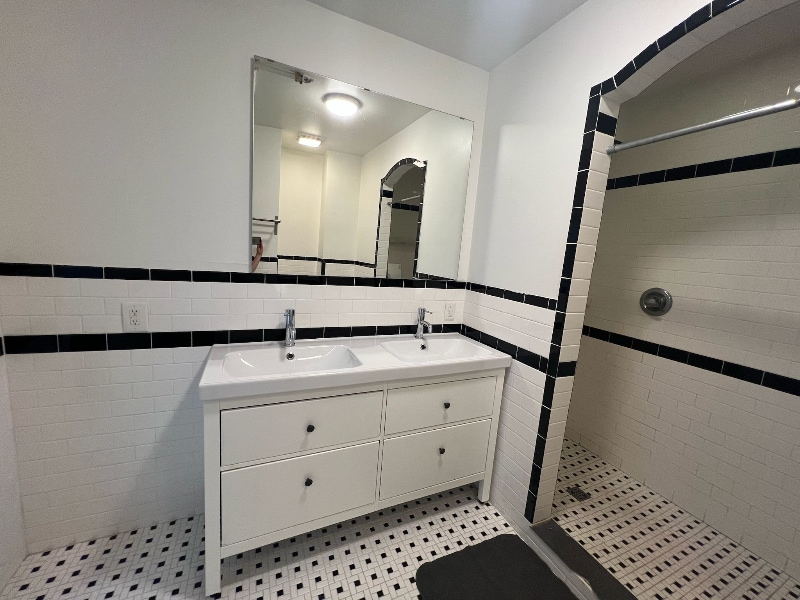 Building Photo - 108 2nd St SW