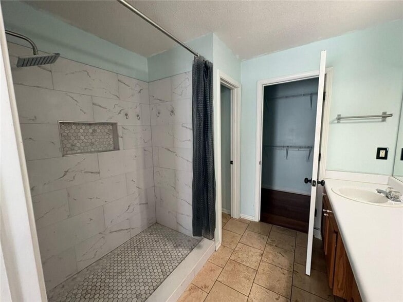 Building Photo - 1607 Heyford Cir