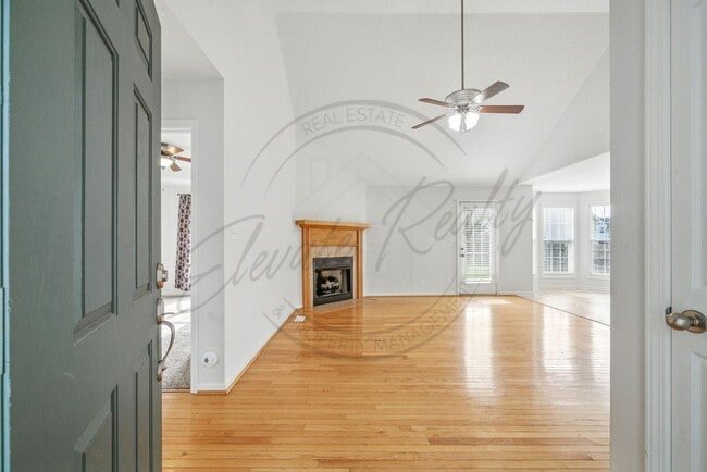 Building Photo - ON SPECIAL! THIS PROPERTY HAS A 1/2 OFF TH...